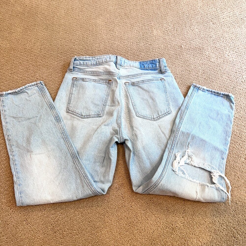 Abercrombie & Fitch Jeans Mom High Rise Light Wash Distress Sz 6 / 28 Curve Love